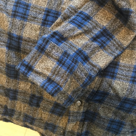 Gray and blue flannel long sleeve shirt (bundle only) - Picture 3 of 5